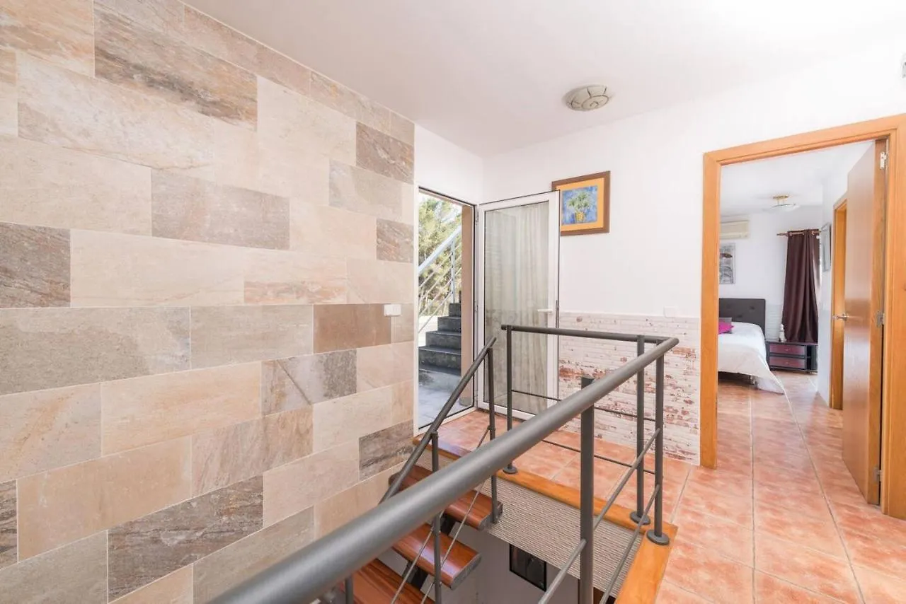 Puerto Alcudia Villa: Poolside Retreat Near Beach Port de Alcudia  Port de Alcudia (Mallorca)
