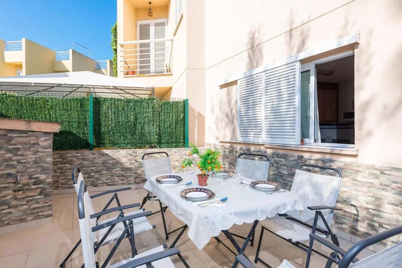 Puerto Alcudia Villa: Poolside Retreat Near Beach Port de Alcudia  0*, Port de Alcudia (Mallorca)