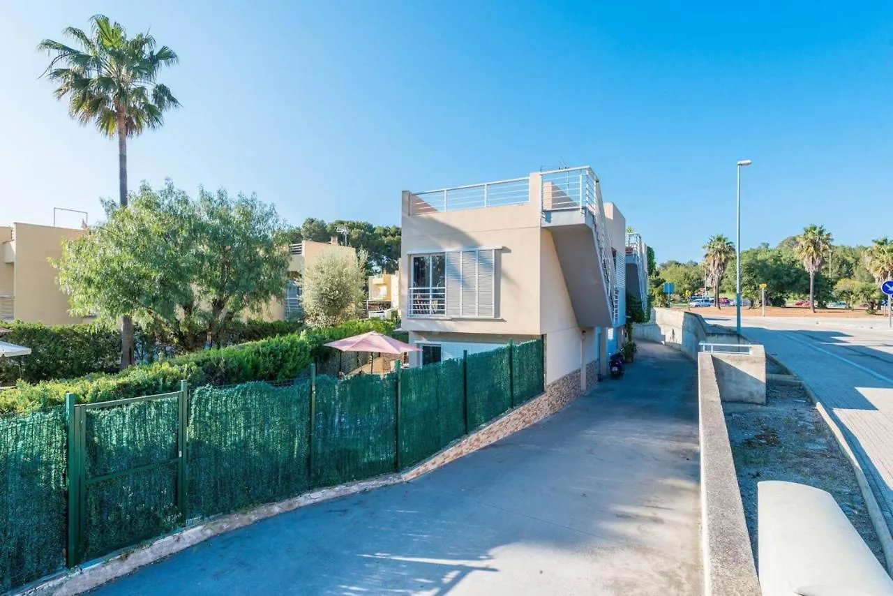 Holiday home Puerto Alcudia Villa: Poolside Retreat Near Beach Port de Alcudia